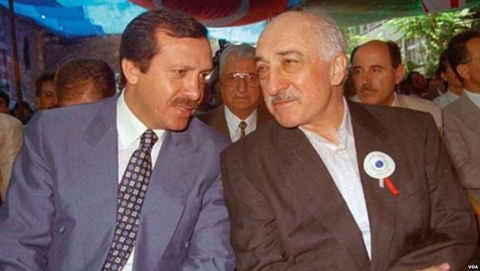  Fethullah Gülen, ABD ajanı olarak görüldüğü için İran’da ona okul açma izni verilmedi