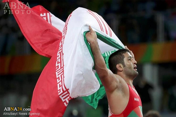 O atleta Iraniano de luta de modalidade greco-romana ganha de bronze nos Jogos Olímpicos Rio 2016