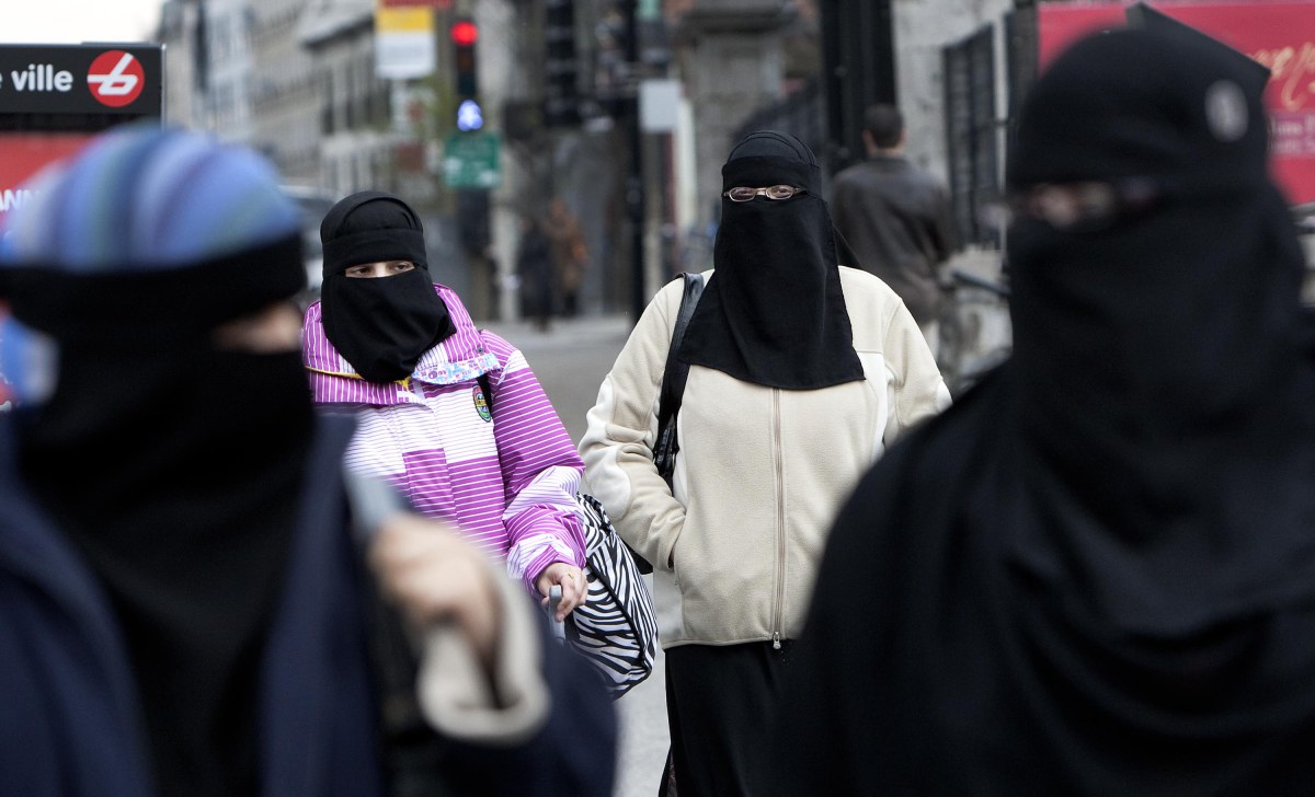 Muslim women in Canada learn self-defense 