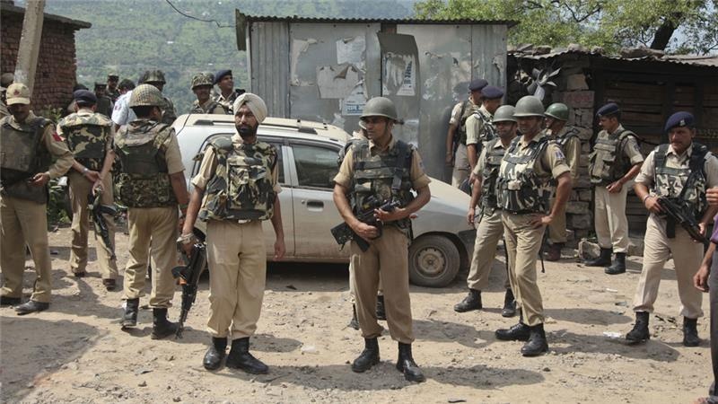 کشمیر میں فوجی قافلے پر حملہ، تین سیکورٹی اہلکار ہلاک متعدد زخمی