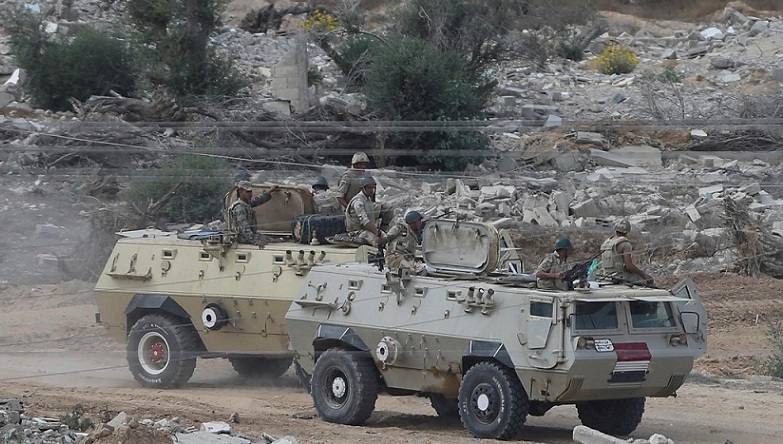 مقتل و اصابة جنود مصريين شمالي سيناء