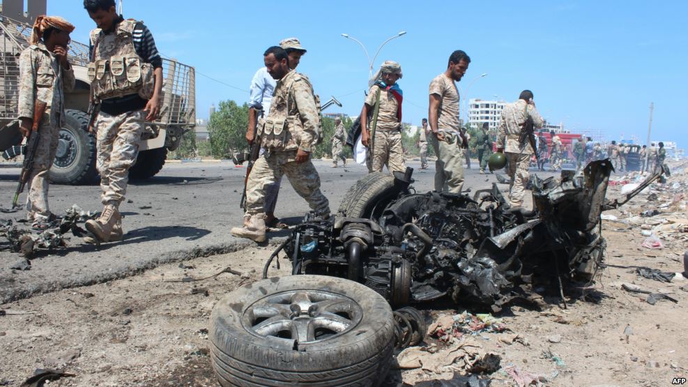 مقتل 4 عناصر من قوات هادي في تفجير إنتحاري