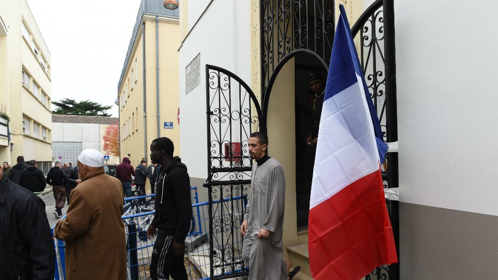 “El Vaticano Intenta Esconder la Islamofobia Europea Enumerando las Mezquitas Francesas” 