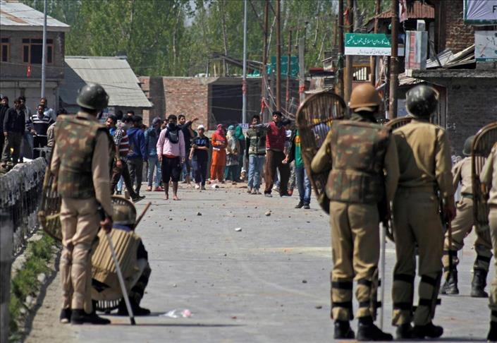 Pelajar, Polis Bertempur Di Kashmir India