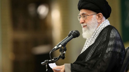 Geehrtes Revolutionsoberhaupt: Moscheen sollen Ort der Erziehung von Menschen sein