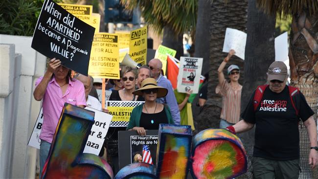 Mass protest staged in Los Angeles against Israeli atrocities on Palestinians 