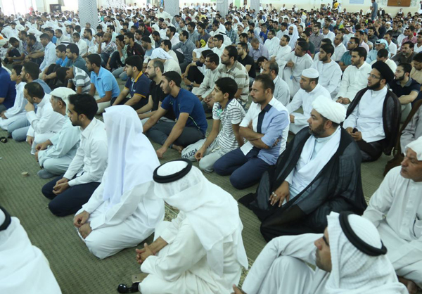 قوات النظام تمنع المصلين الشيعة من الصلاة في أكبر جامع وتعتقل الآخرين 