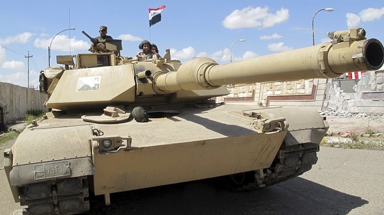فيديو / قذيفة دبابة تقضي على عناصر داعش التكفيري محاصرين داخل منزل
