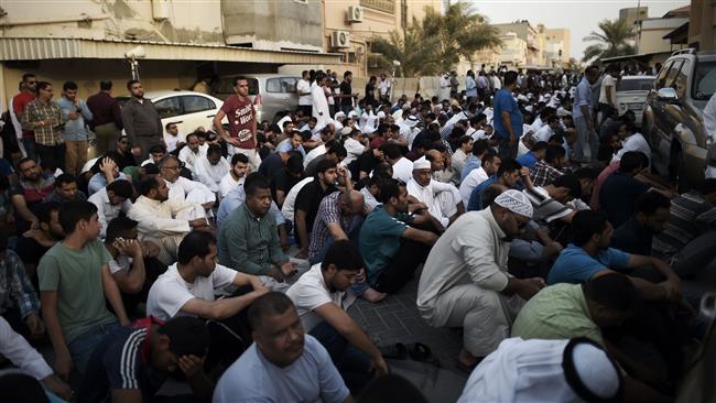 Bahrain starts sentencing top cleric supporters to prison