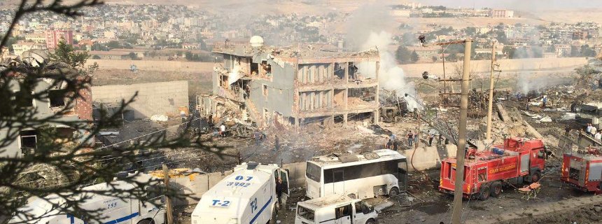  Großoffensive: Türkei bombardiert Kurdenstellungen in Syrien