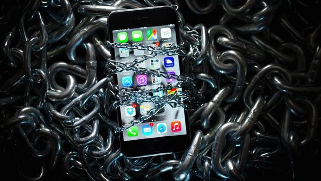 ‘Software Espía Israelí Utilizado para Hackear los Teléfonos de un Disidente Emiratí y un Periodista Mexicano’