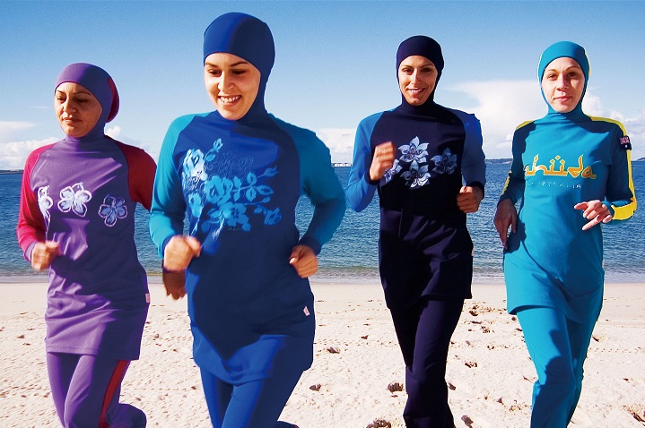 Burkini/ Cazeneuve: une loi pourrait créer "d’irréparables tensions"    