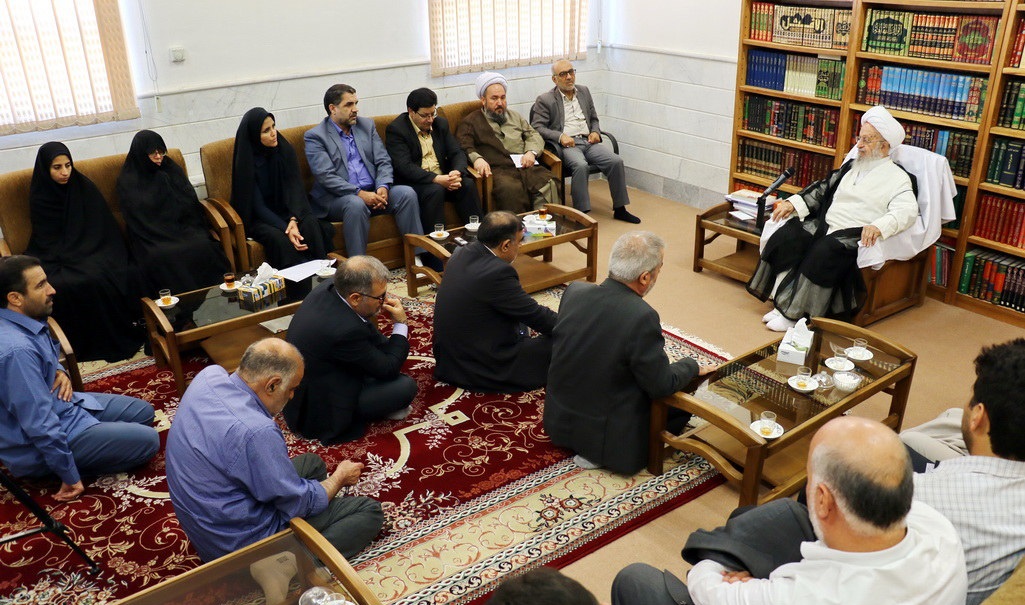 Ayatollah Makarem: Some of current problems facing Iran have been imposed by foreign powers