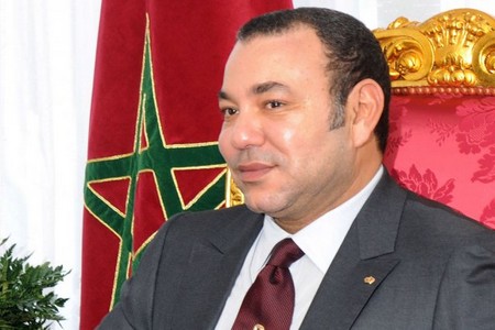 ملك المغرب ومرافقيه الـ300 يتسببون في ندرة المياه بمدينة فرنسية