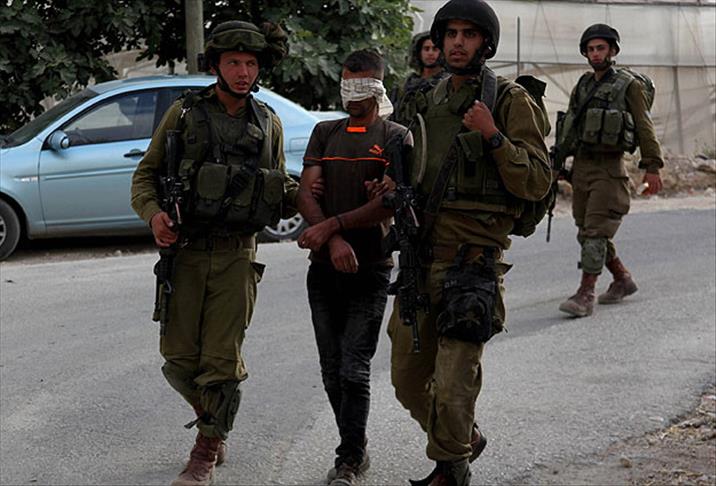 Israeli Soldiers Kidnap Three Palestinians In Bethlehem