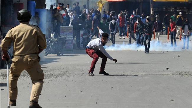 Teenager killed in fresh Indian Kashmir clashes
