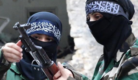 مجهولون يحطمون أسنان ام حنان "أشهر عضاضات داعش"