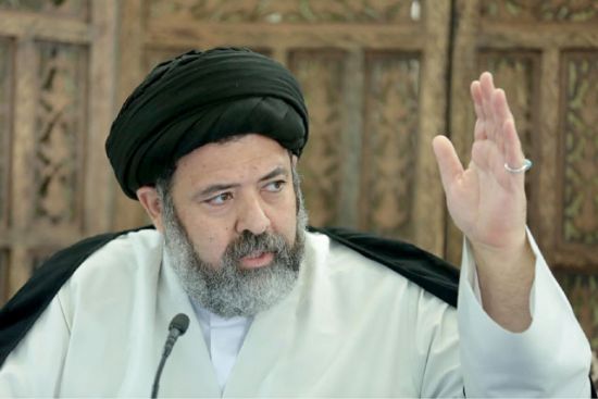 السيد محسن الغريفي يقيم الصلاة بجامع الامام الصادق (ع) في البحرين
