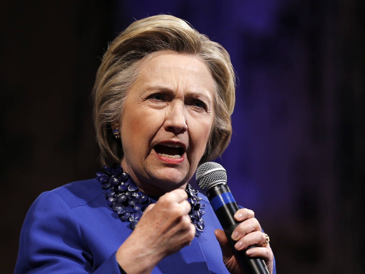  Hillary Clinton wants congress to renew sanctions on Iran