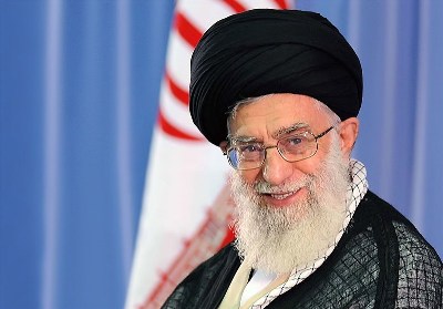  الإمام الخامنئي يبلّغ السياسات العامة "للعائلة"