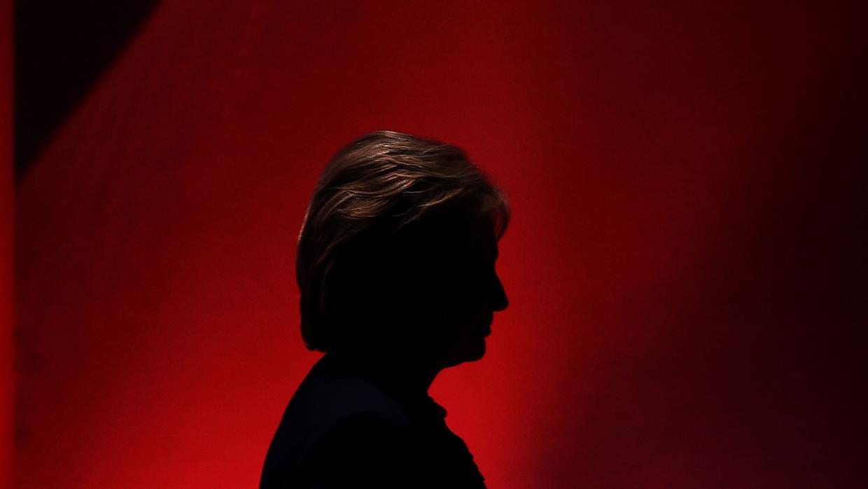 ‘Halcón’ de Guerra Hillary Clinton Muestra su lado más Belicista ante Veteranos de Guerra de EEUU