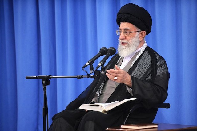 Верховный лидер Исламской революции: Важнейшей обязанностью духовенства является борьба с секуляризацией и деморализацией общест