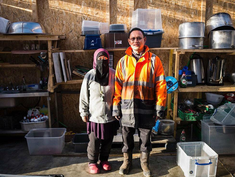 Muslim couple feeds Calais refugees in France for a year