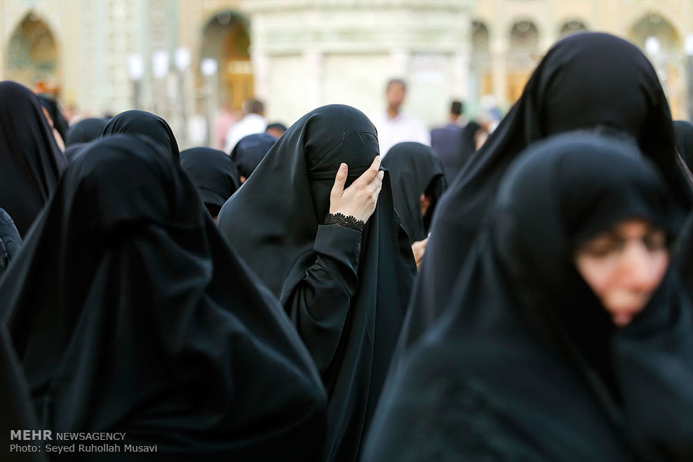 تصویری رپورٹ: قم میں آیت اللہ بہجت (رہ) کی ہمسر کی تشییع جنازہ