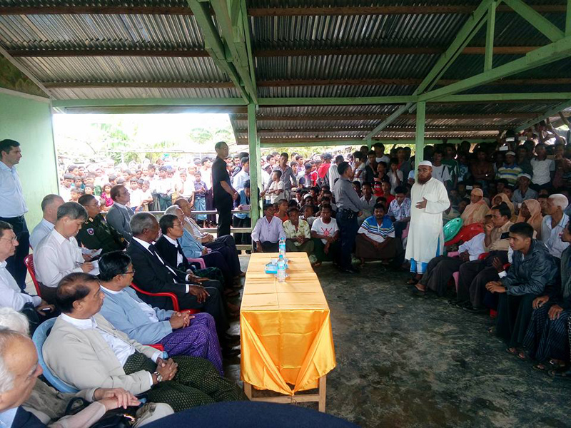ႏွစ္ဖက္ေသာ ဒုကၡသည္စခန္းမ်ားသုိ႔ ရခုိင္ေကာ္မရွင္ ဥကၠဌႏွင့္အဖြဲ႔ ေတြ႔ဆုံ