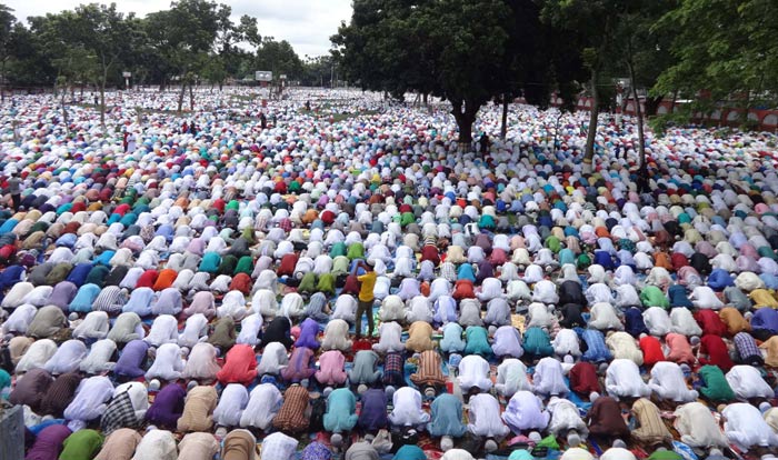 শোলাকিয়ায় ঈদ জামাতে নজিরবিহীন নিরাপত্তা 