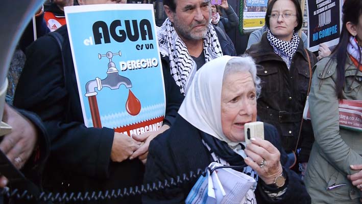“Las Madres de la Plaza de Mayo Apoyan la Lucha de las Mujeres Palestinas” 