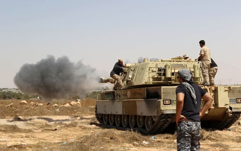 الجيش الليبي يعلن سيطرته على 3 موانئ نفطية استراتيجية شرق البلاد