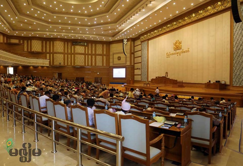 သူရဦးေရႊမန္း၏ ေကာ္မရွင္က ဦးစားေပးျပဌာန္းသင့္သည့္ ဥပေဒ ၄၈ခု တင္ျပ နည္းဥပေဒထုတ္ျပန္ရန္ ၾကန္႔ၾကာေနသည့္ ဥပေဒေပါင္းမ်ားစြာရွိေနဟုဆိ