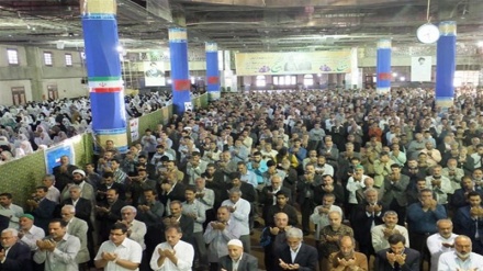 Vorbeter des Opferfestgebets in Teheran: Saudische Herrscher sind für Verwaltung der Heiligen Gotteshäuser nicht geeignet