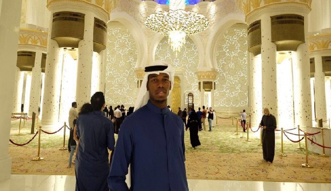 أغلى لاعب في العالم يهنئ المسلمين بالعيد