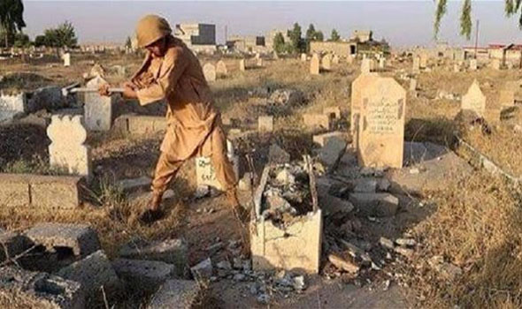 "داعش" كالوهابية يمنع زيارة المقابر في البوكمال