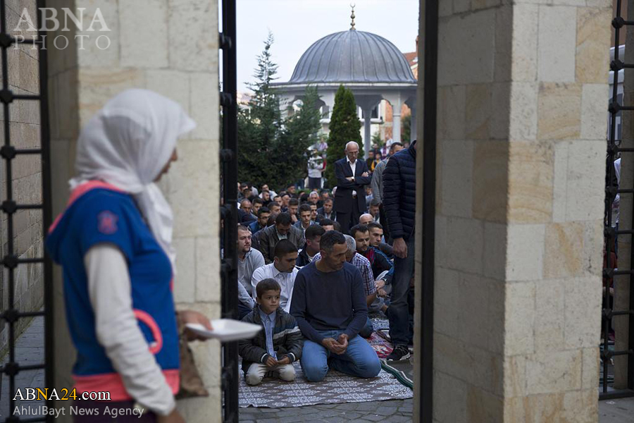 “La Oración del Eid Al-Adha  se ha Desarrollado en la Capital Kosovar”