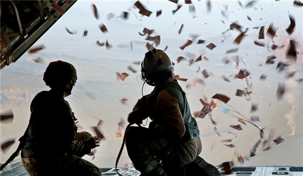 Iraqi warplanes drop warning leaflets over Nineveh province / Pic