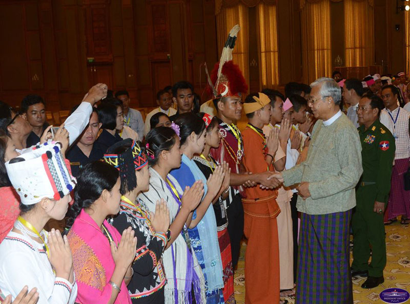 မူးယစ္ေဆး၀ါးက တိုင္းရင္းသားမ်ားဘ၀ ဖြံၿဖိဳးတိုးတက္ေရးကို ေႏွာက္ယွက္ေနေၾကာင္း ႏိုင္ငံေတာ္သမၼတေျပာ