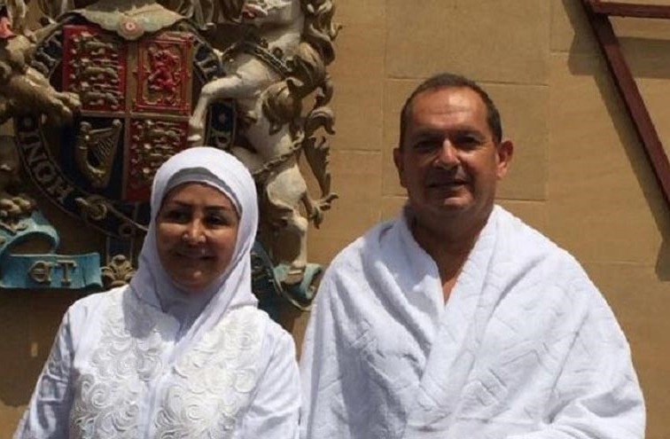 سفير بريطانيا بالسعودية يؤدي الحج بعد إشهار إسلامه + (صور)