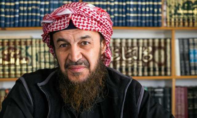 "أبومحمد المقدسي" يطالب أميركا بالتدخل البري في سوريا! + (صور)