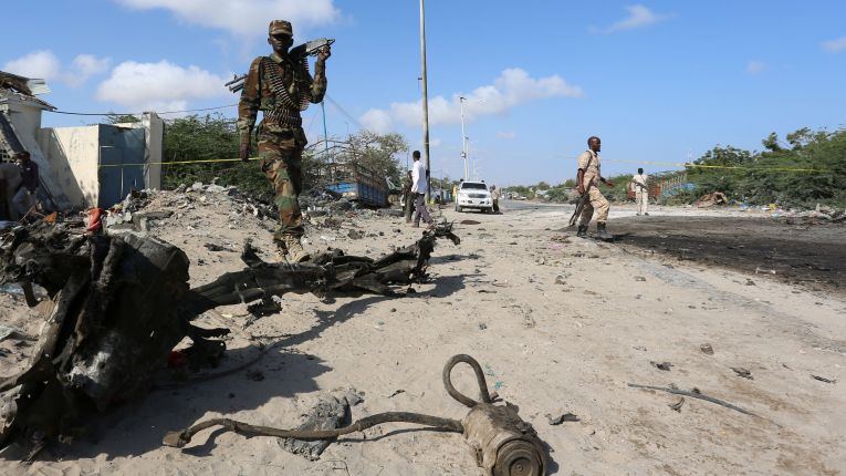 Car-bomb explosion kills Somali general and 7 soldiers