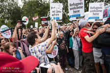 Unterstützung der Flüchtlinge in London + Fotos
