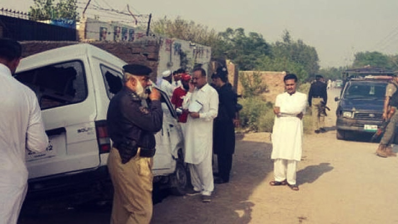 پشاور؛ مسلح افراد کا گاڑی پر حملہ، تین افراد جانبحق
