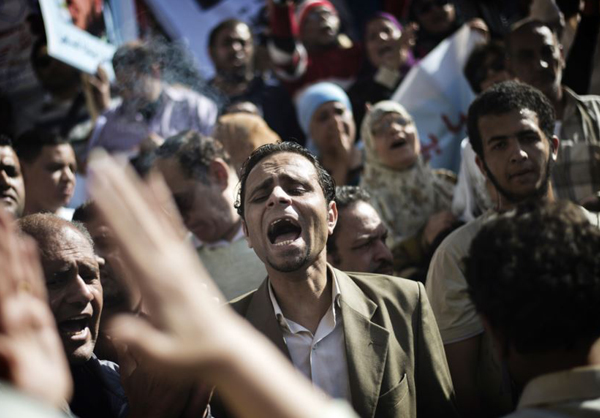 تجميد اموال نشطاء في حقوق الانسان ومنظمات اهلية في مصر