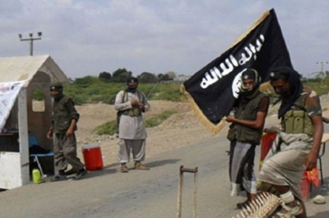 القاعدة تقتل 6 جنود أثناء تفجير مبنى محكمة في محافظة أبين اليمنية