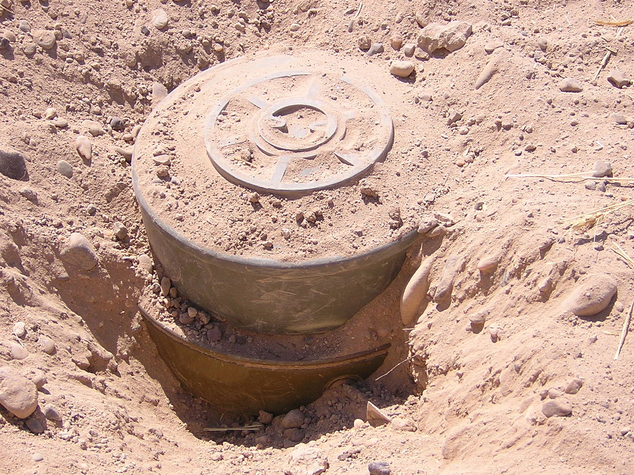 ISIS landmines kill 3 school children in Syria's Manbij