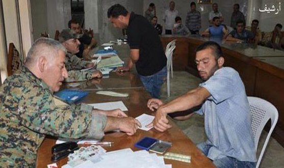 120 مسلحا مع عوائلهم يخرجون من الوعر الى ريف حمص الشمالي