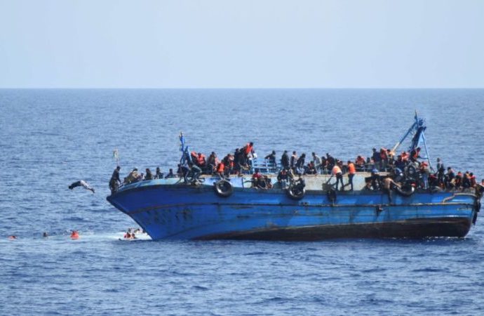 Refugee boat capsizes off Egyptian coast