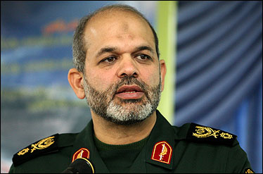 امریکہ شام میں دہشت گردوں کو مضبوط بنا رہا ہے: سابق وزیر دفاع